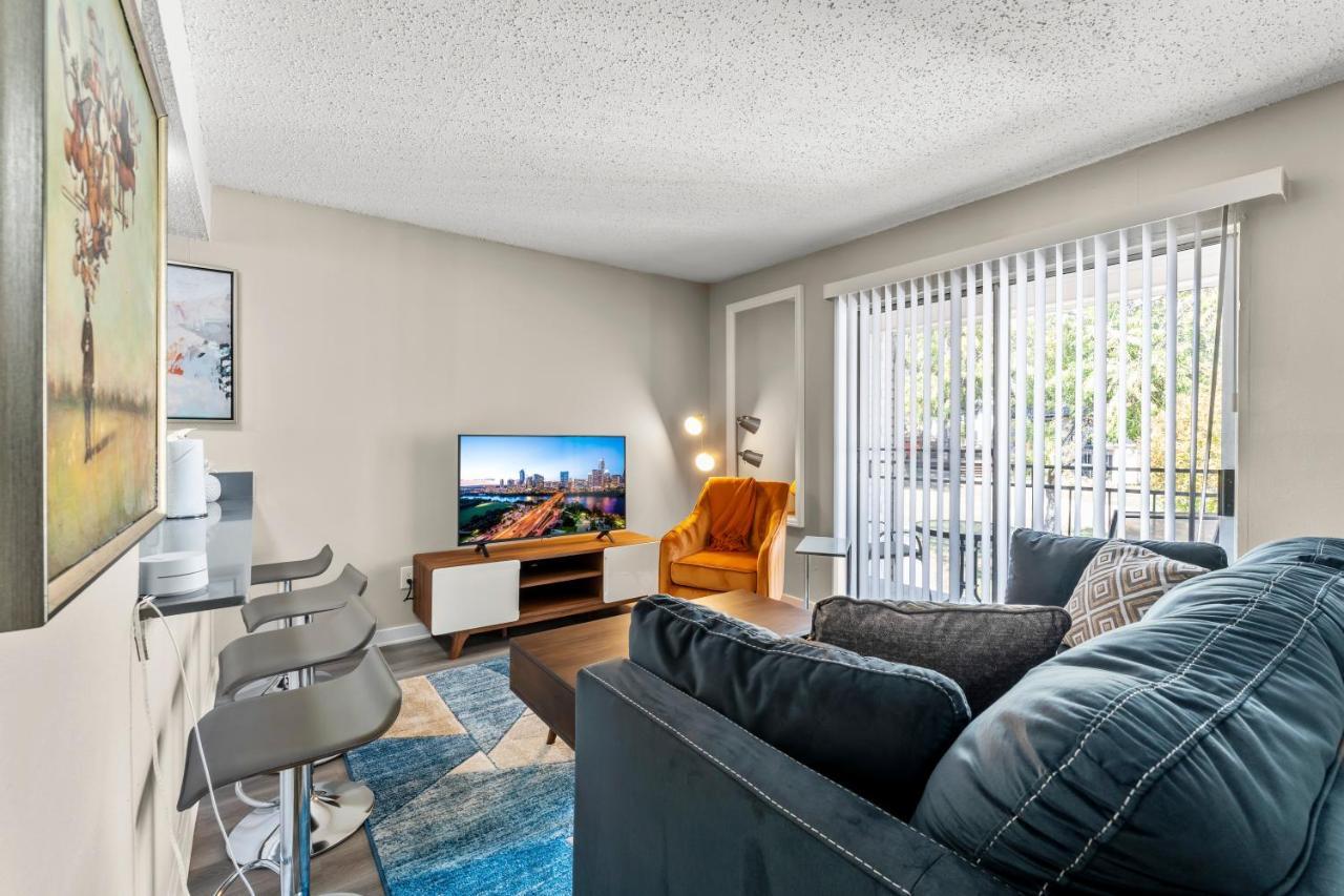 Vivant - Sola Chic King Bed Suites, Close To Downtown Apartment Austin