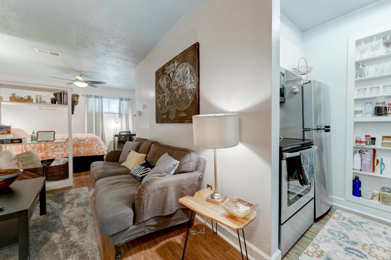 Cozy Near Downtown And Ut Apartment Austin