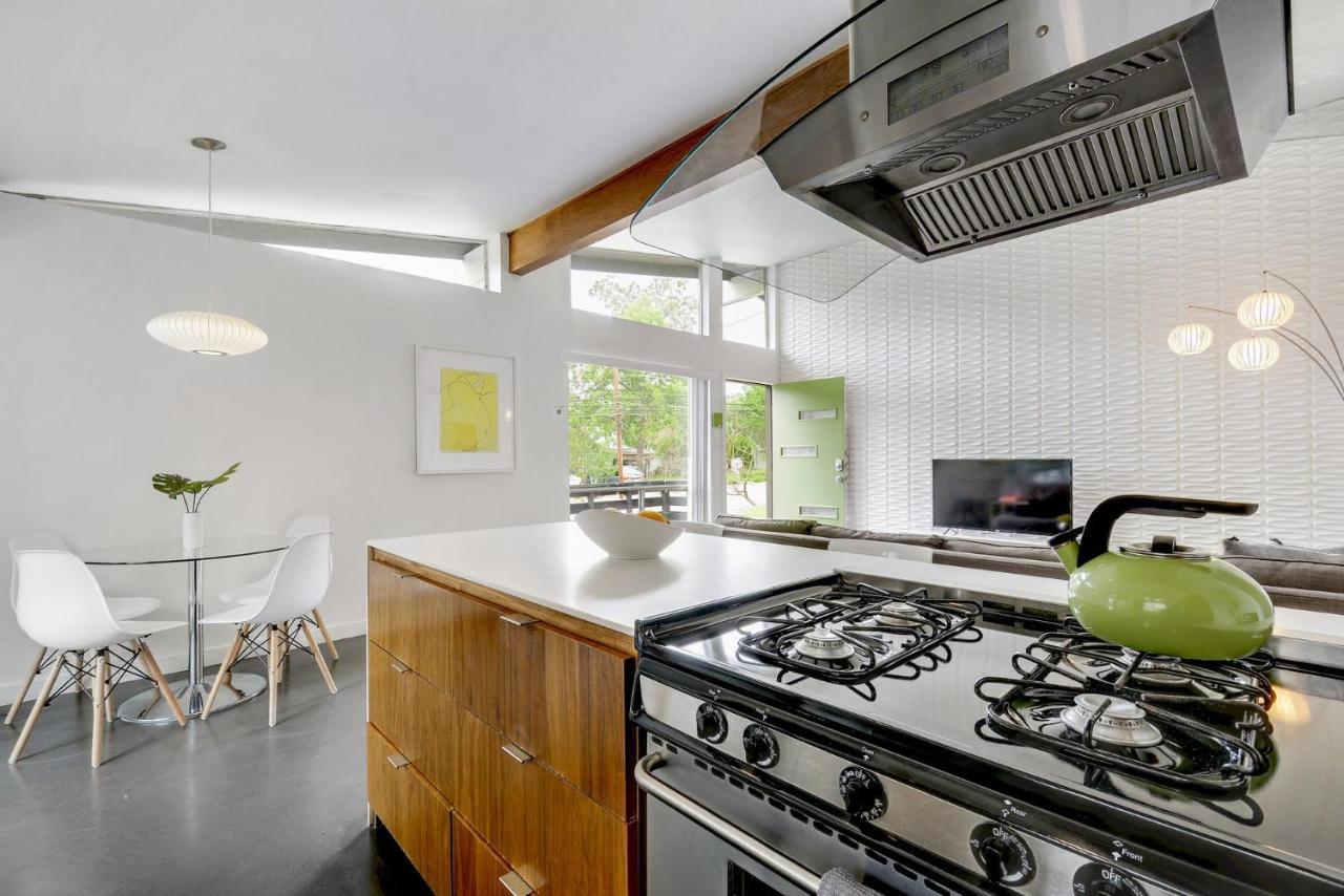 Quiet Mid Century Modern Retreat With Patio And Yard By Lodgewell