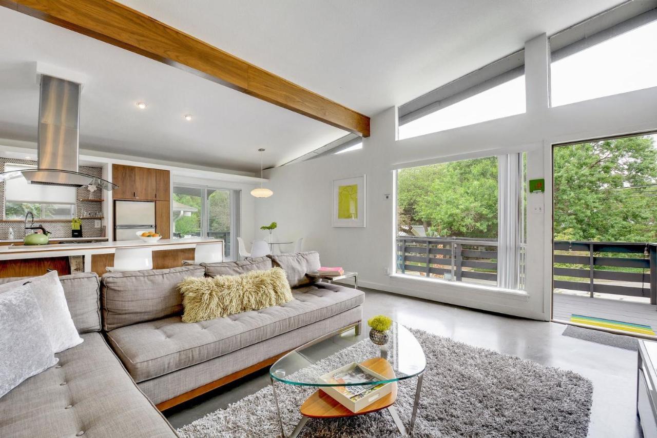 Quiet Mid Century Modern Retreat With Patio And Yard By Lodgewell *