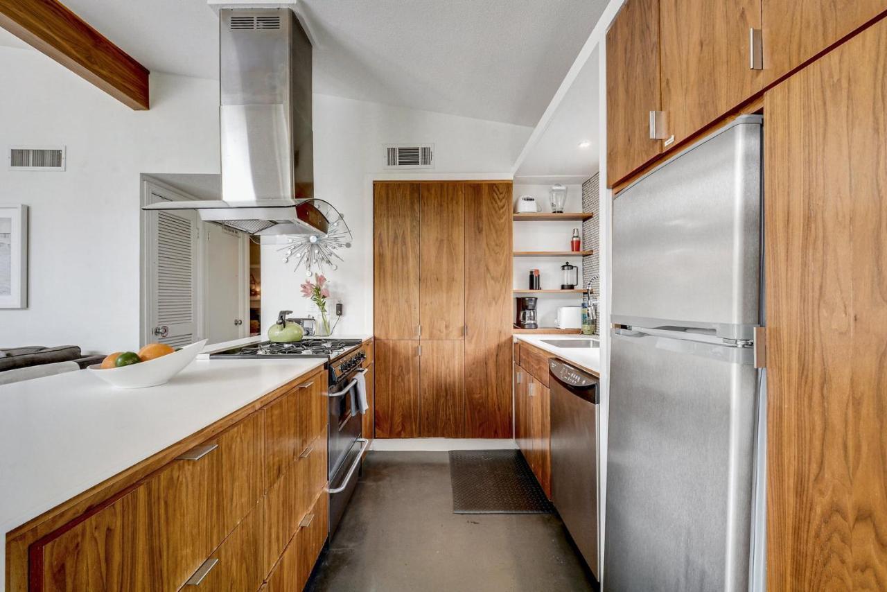 Holiday home Quiet Mid Century Modern Retreat With Patio And Yard By Lodgewell Austin