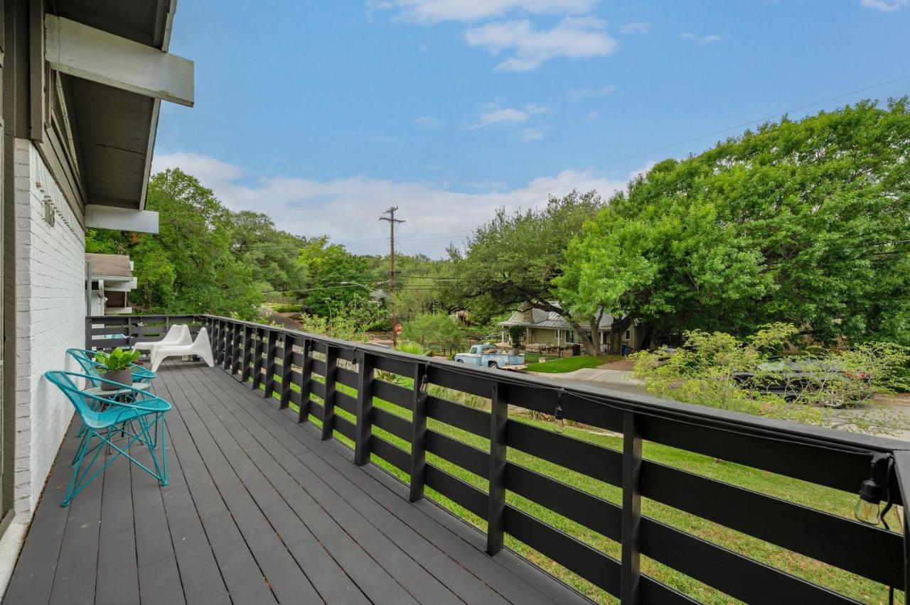 Quiet Mid Century Modern Retreat With Patio And Yard By Lodgewell *