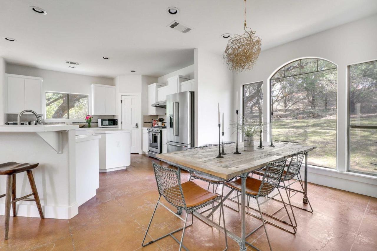Getaway With Shaded Private Pool And Bbq Holiday home Austin