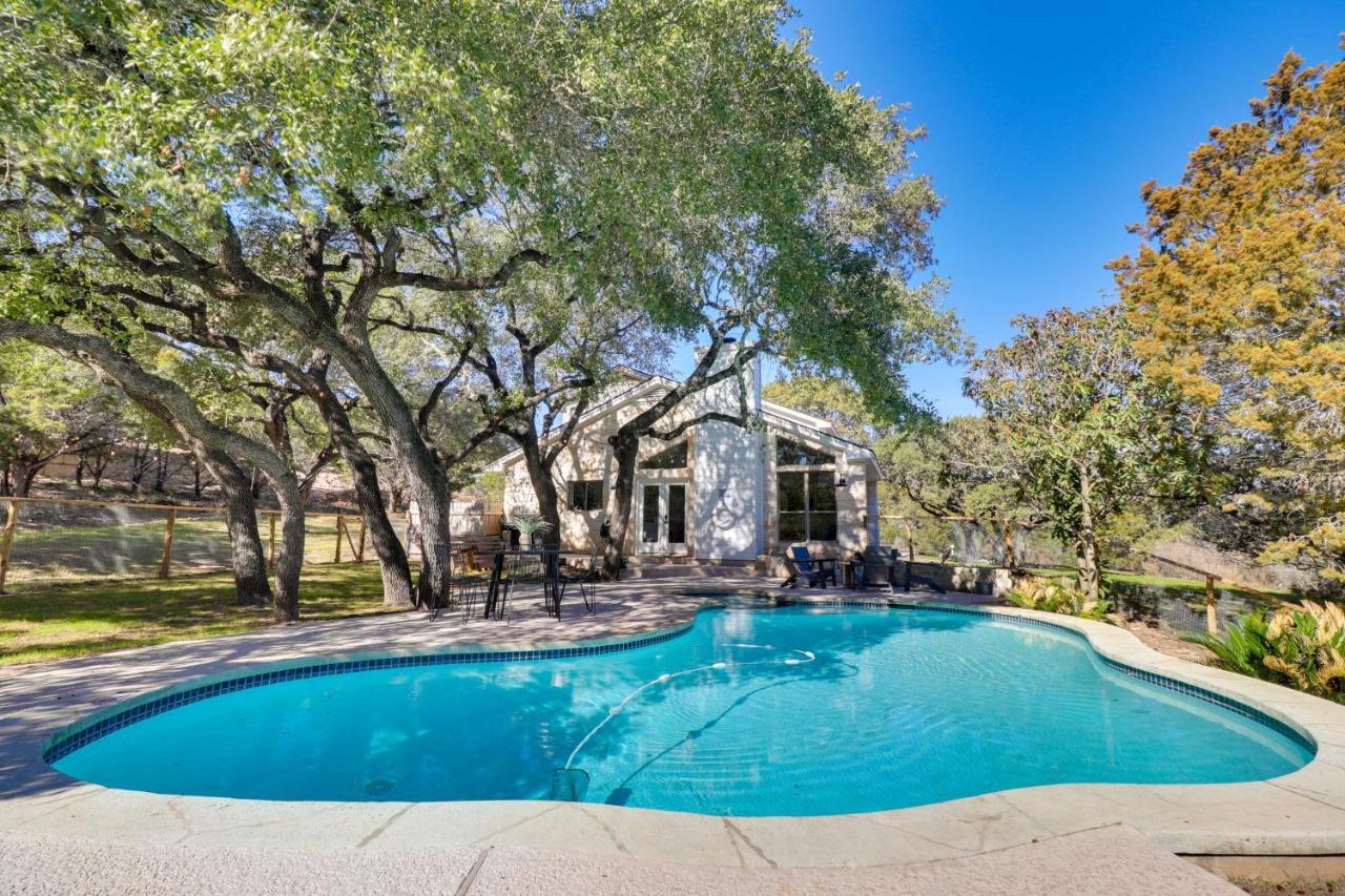 Getaway With Shaded Private Pool And Bbq Austin