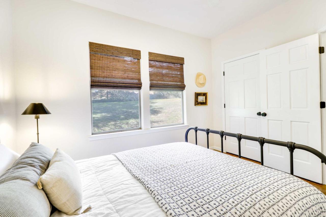 Holiday home Getaway With Shaded Private Pool And Bbq