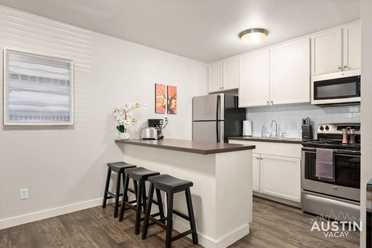 Walk To Zilker King Bed Pool Free Parking Apartment