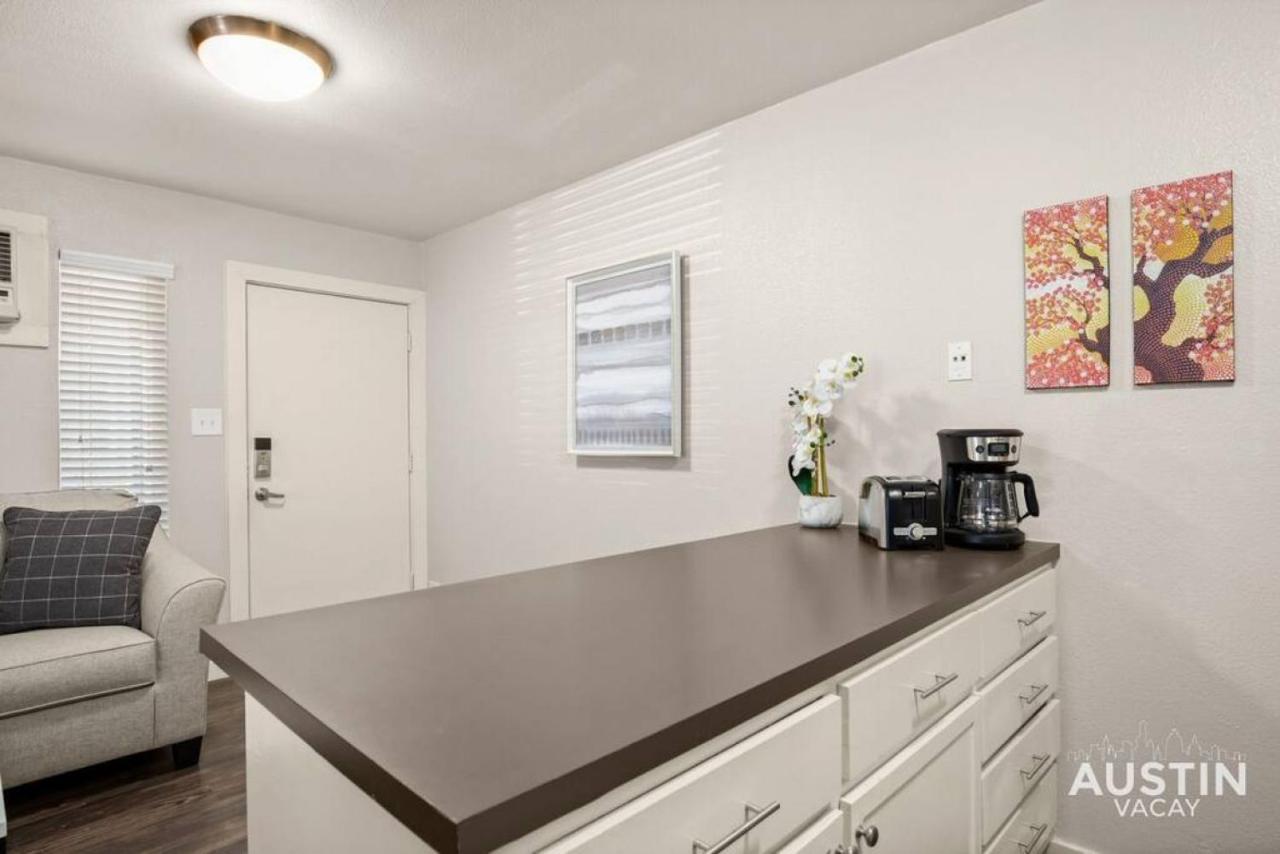 Walk To Zilker King Bed Pool Free Parking Apartment *