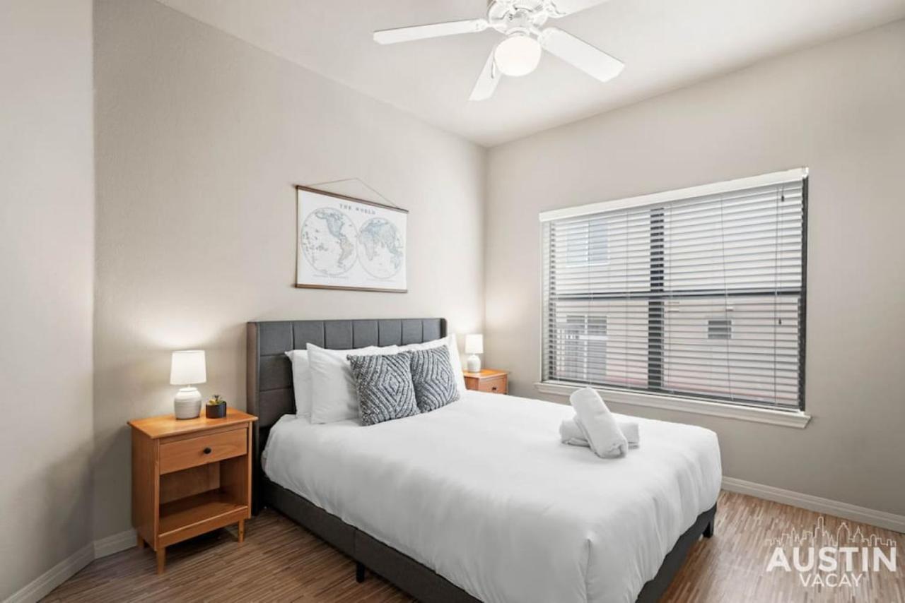 Perfect Location Near Ut And Large Patio With A View * Austin