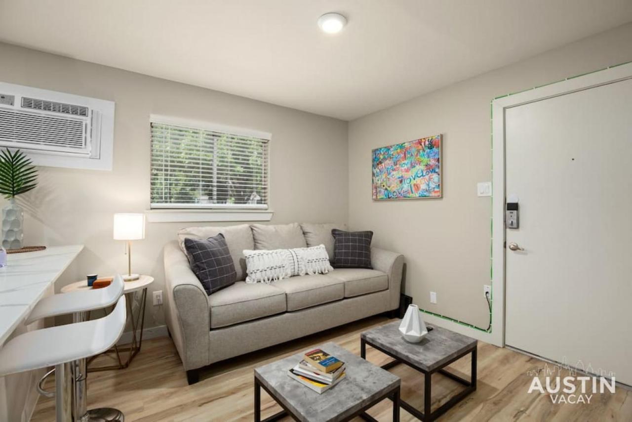 Easy Access To Ut Campus Shared Pool And Parking Austin