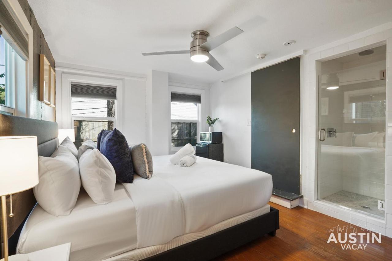 Prime Location W King Near Downtown Holiday home Austin