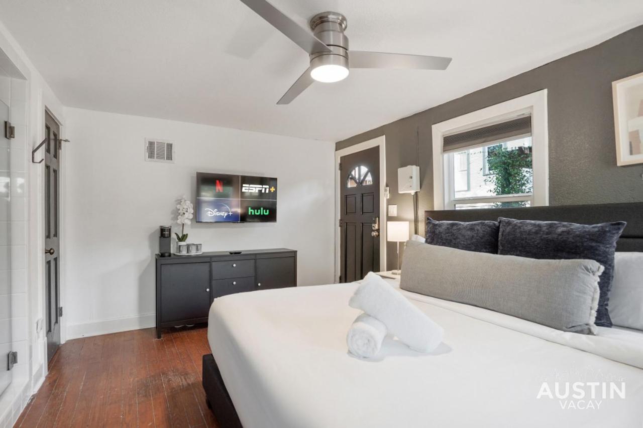 Prime Location W King Near Downtown Holiday home Austin