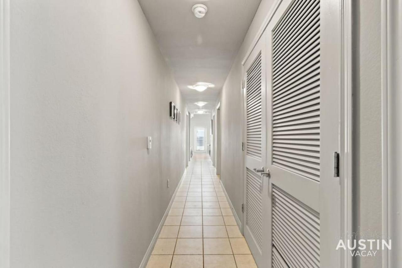Apartment Perfect Location Near Ut And Large Patio With A View Austin