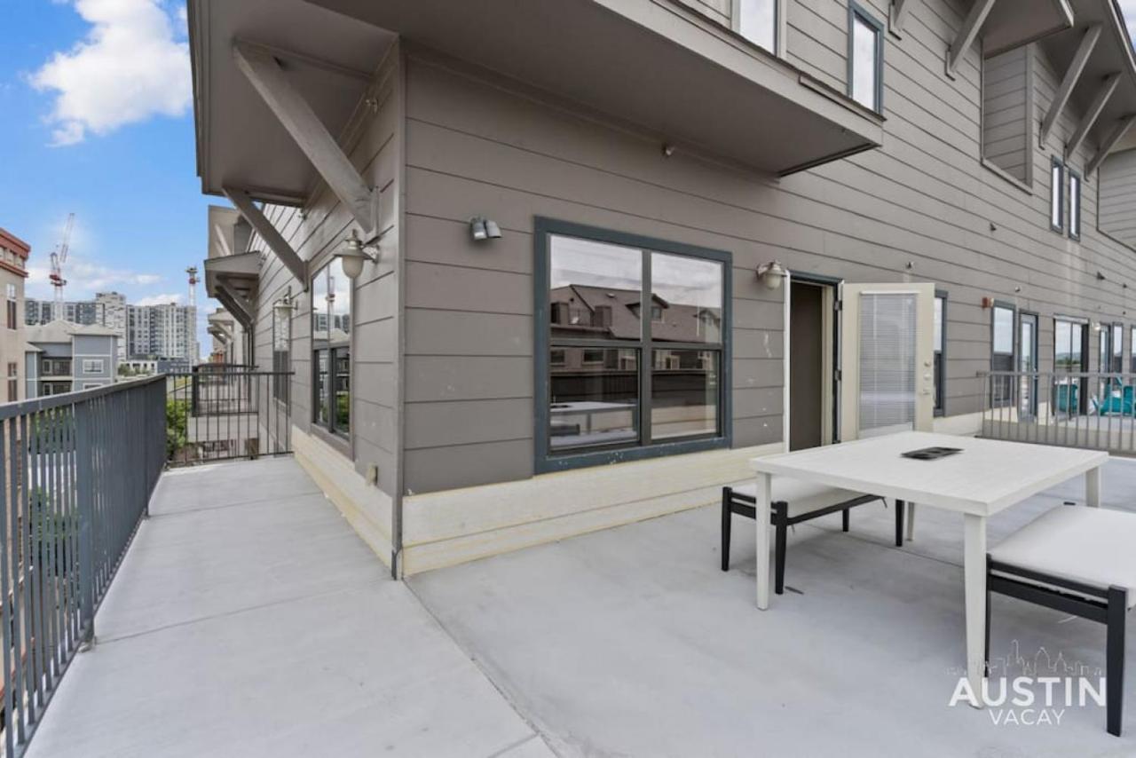 Perfect Location Near Ut And Large Patio With A View Apartment Austin