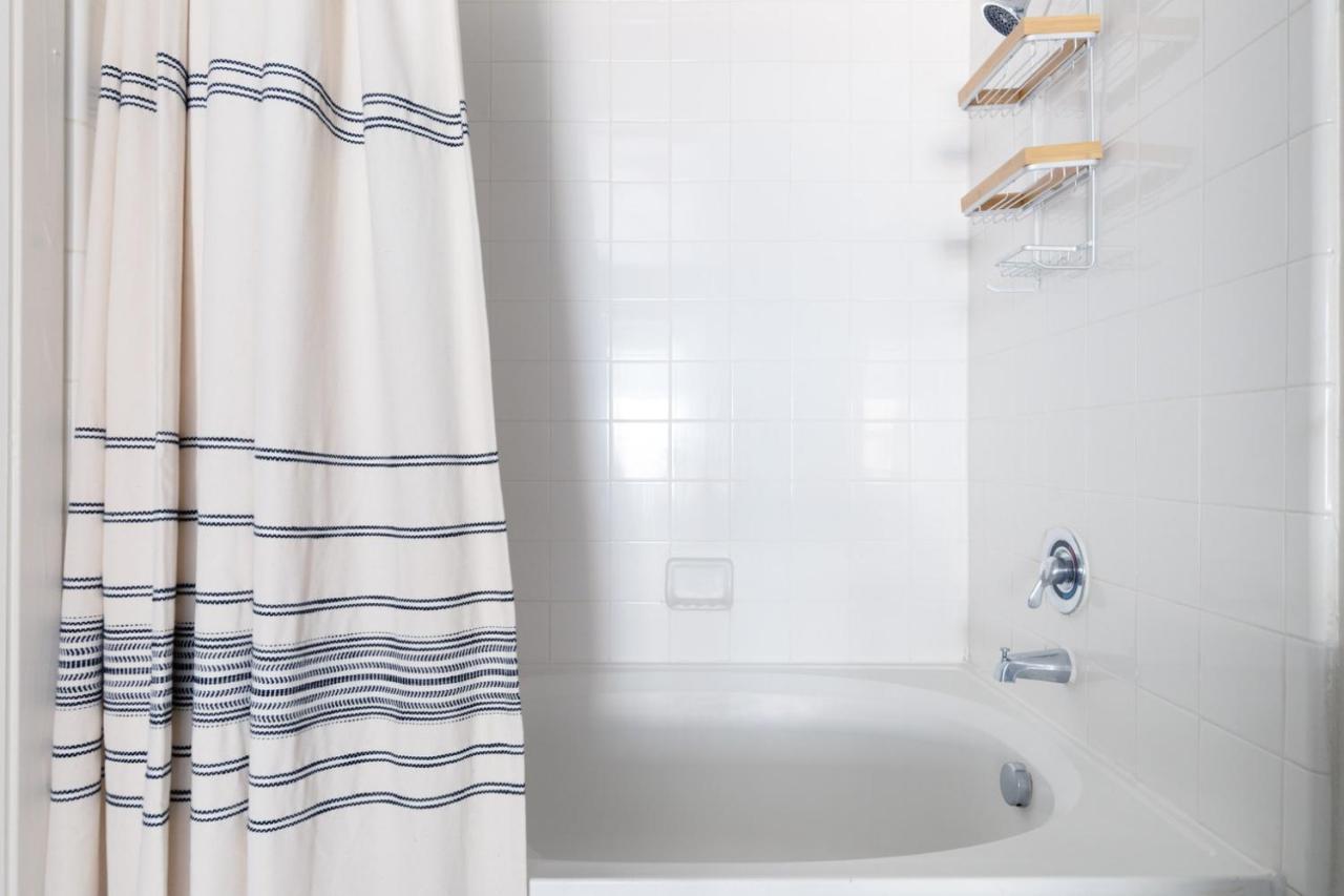 Domain 1br W Gym Pool Wd Nr Restaurants Atx-176 *