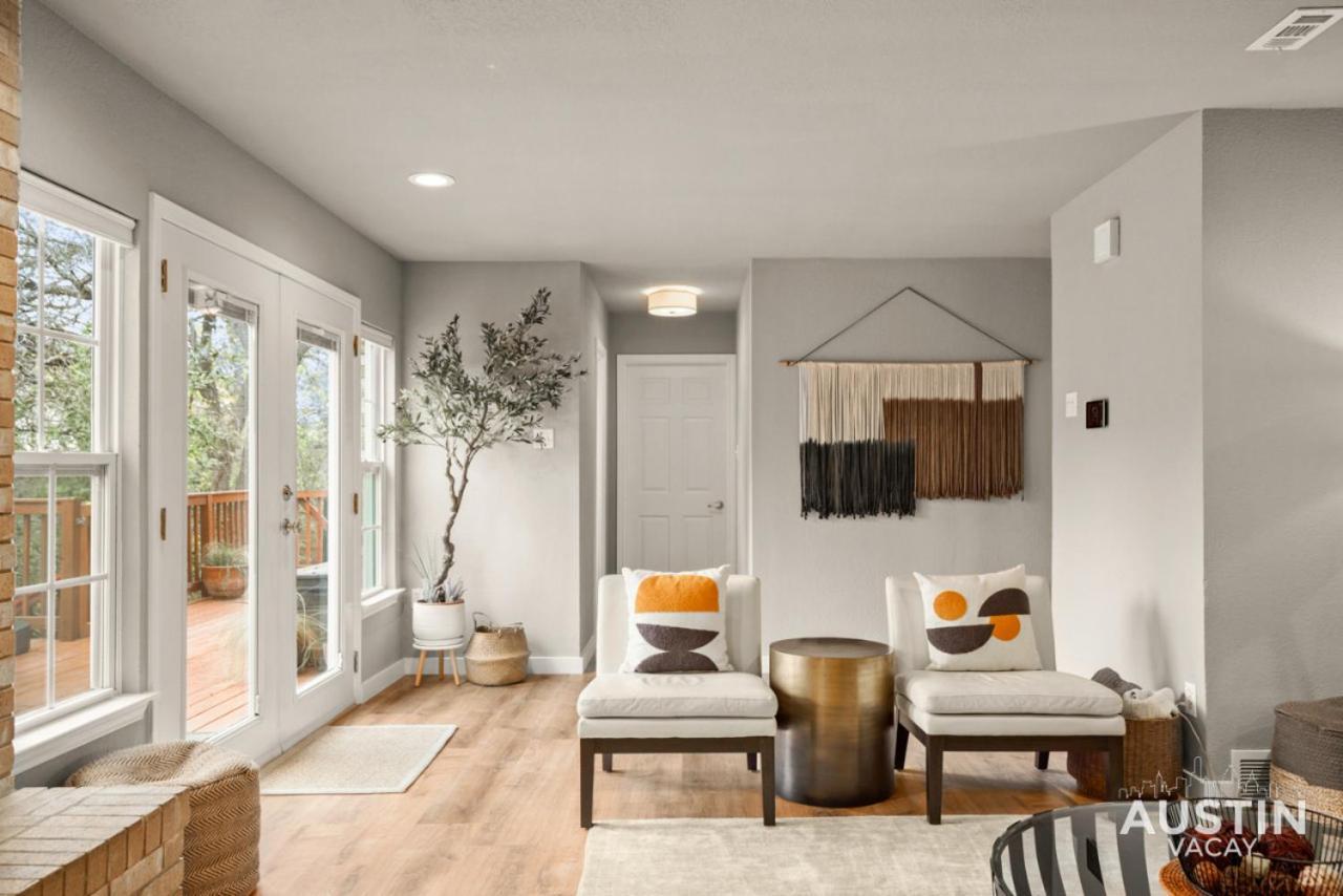 Entire Eastside W Space To Entertain And Yard *
