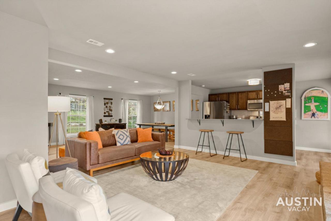 Entire Eastside W Space To Entertain And Yard