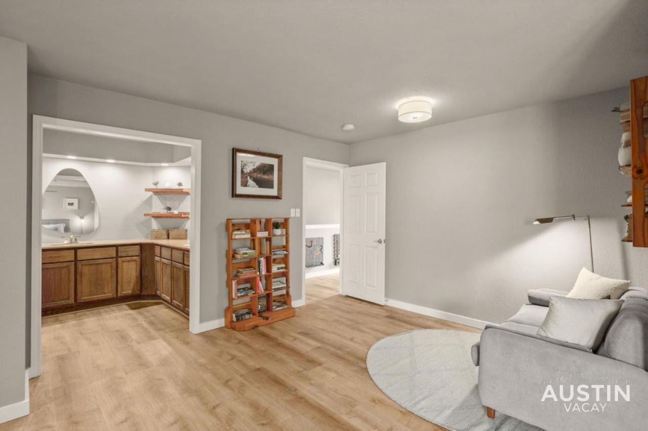 Entire Eastside W Space To Entertain And Yard Austin