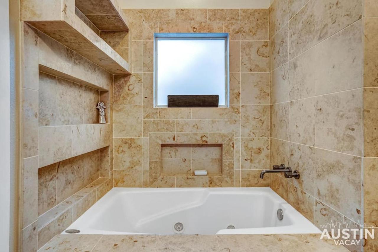 Holiday home Fun For The Whole Family - Easy Access To Downtown *