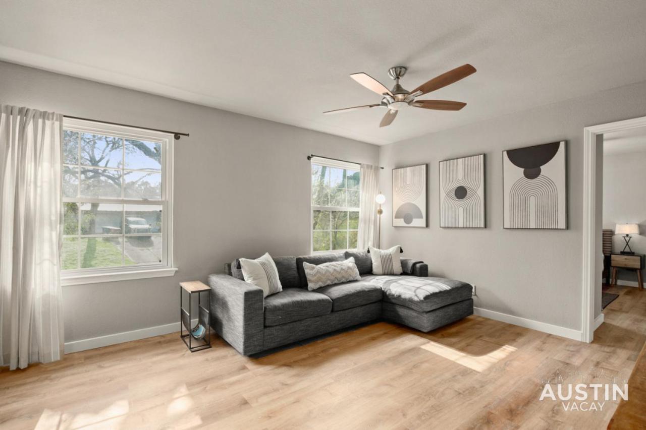 Entire Eastside W Space To Entertain And Yard * Austin