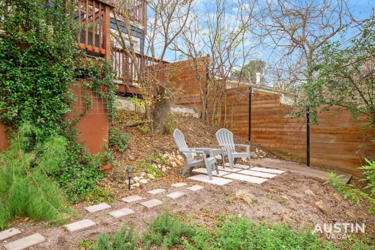 Entire Eastside W Space To Entertain And Yard
