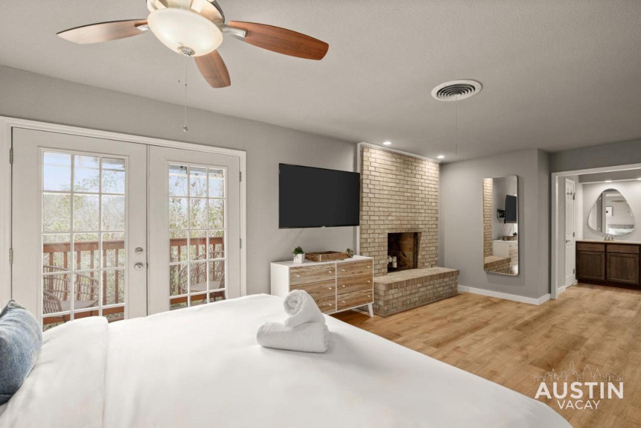Entire Eastside W Space To Entertain And Yard