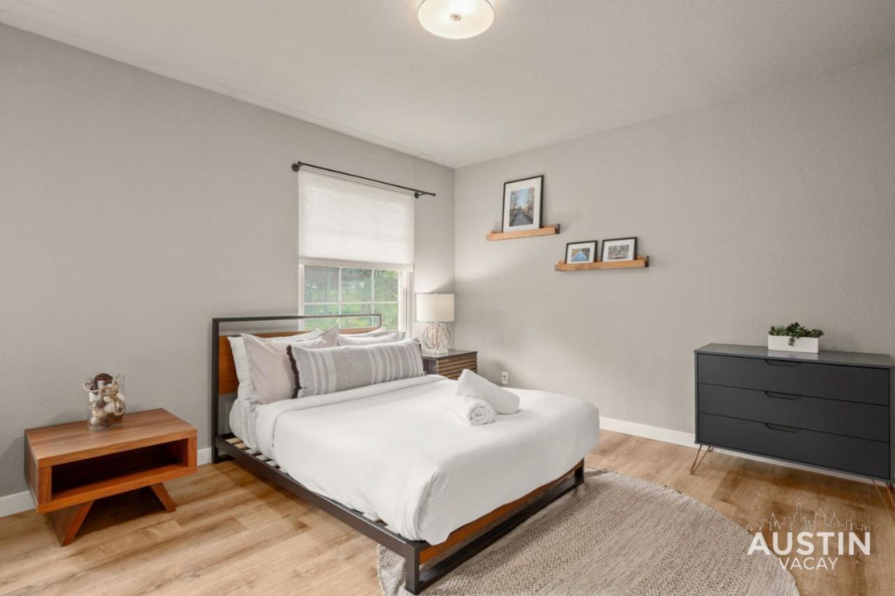 Entire Eastside W Space To Entertain And Yard Holiday home Austin