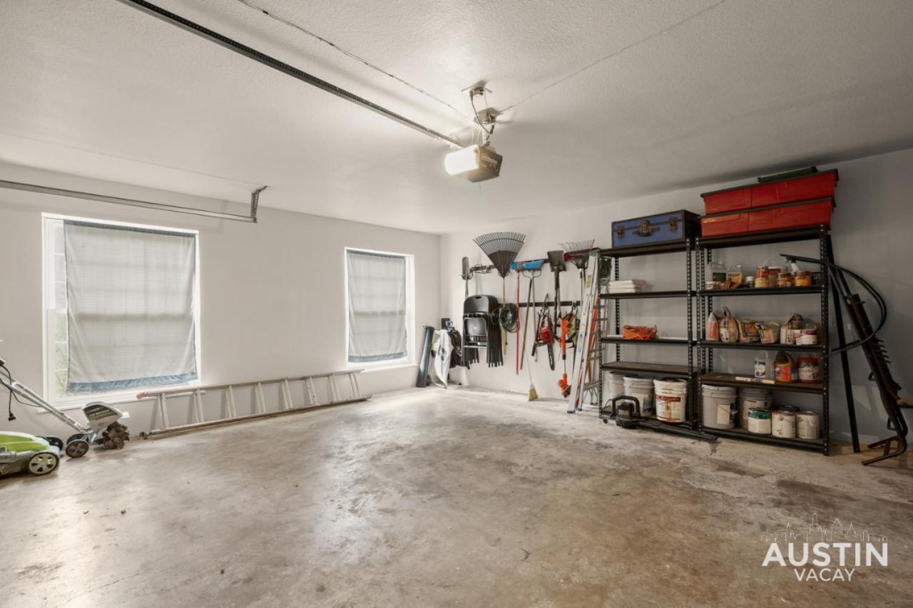 Entire Eastside W Space To Entertain And Yard