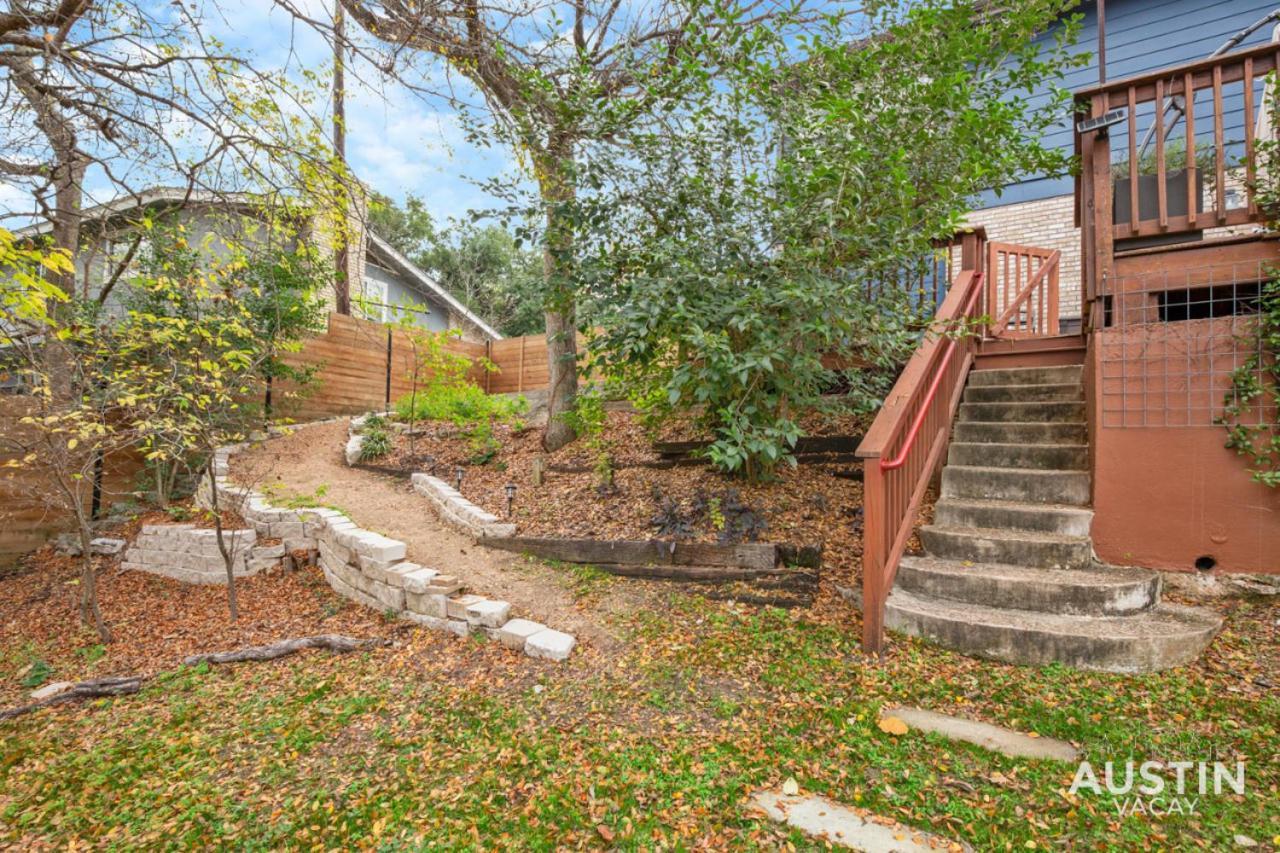 Entire Eastside W Space To Entertain And Yard *