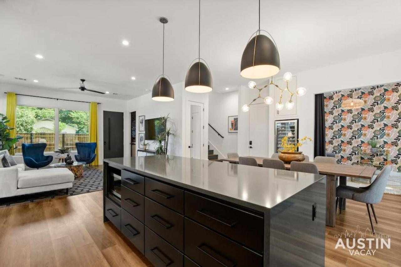 Modern Luxury - Minutes From Lady Bird Holiday home *
