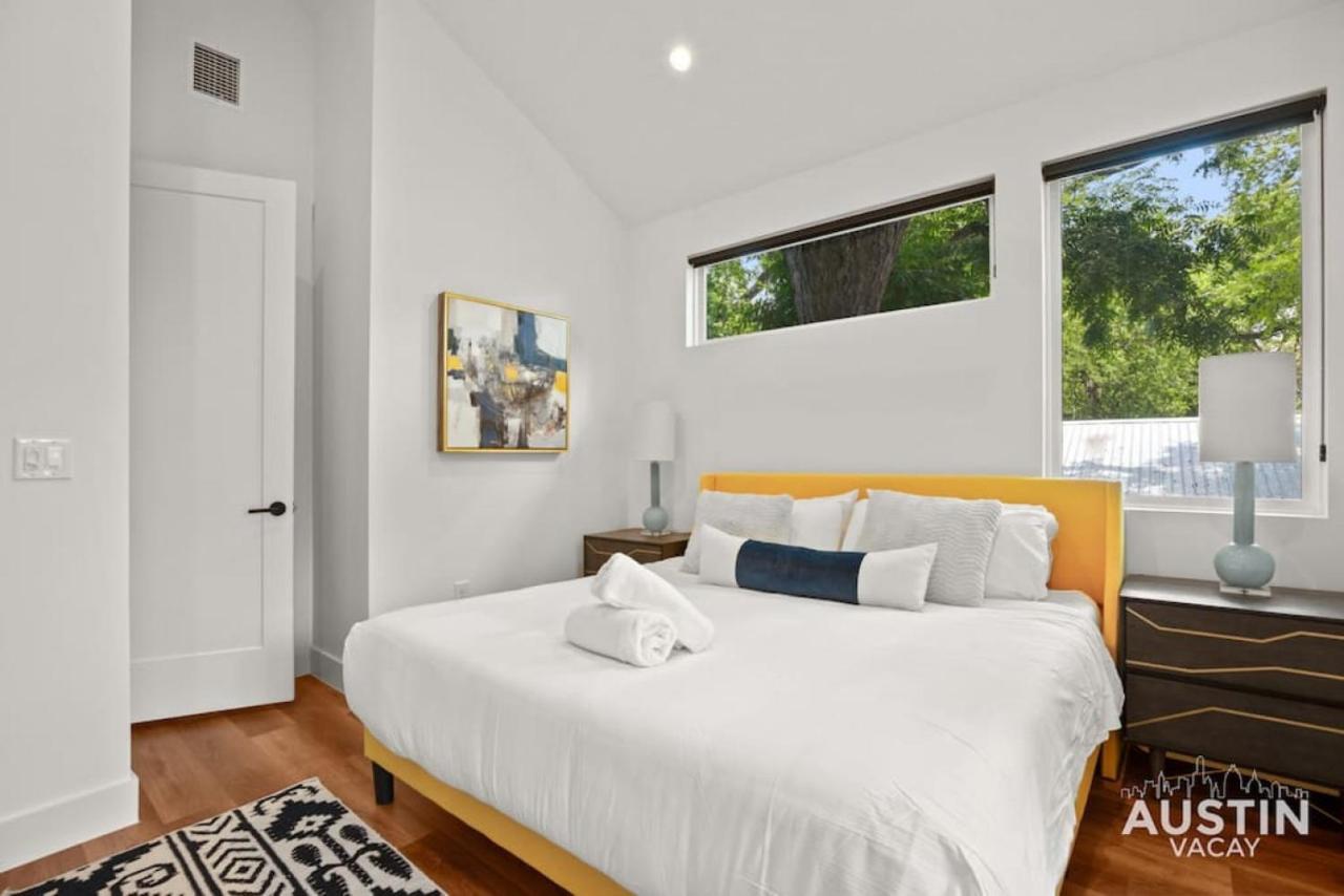 Super Stunning Back House W Terrace In East Chavez Holiday home *