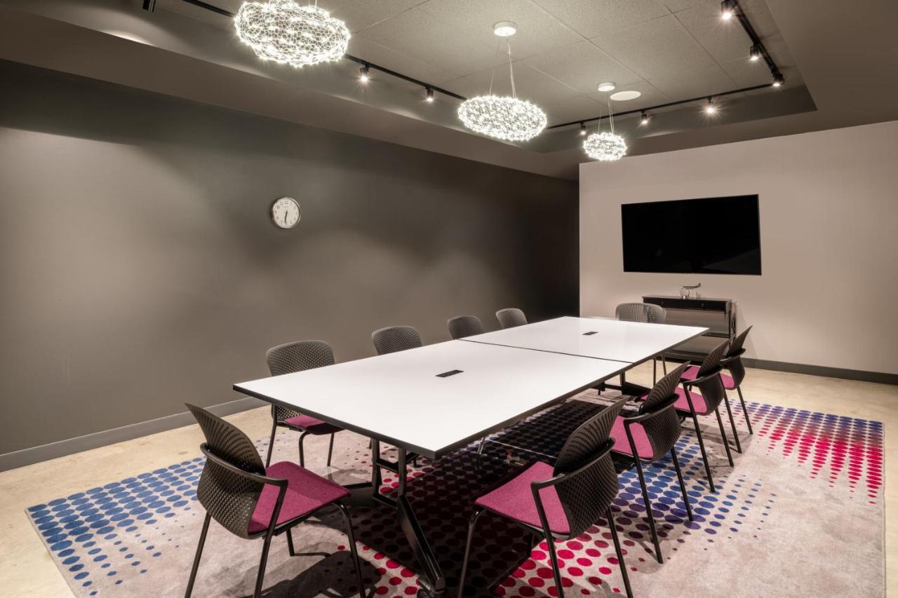 Hotel Aloft South 3*
