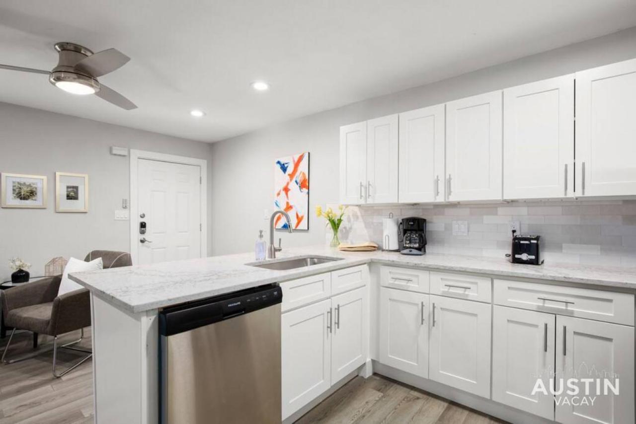 Recently Renovated Clarksville For 4 And Parking
