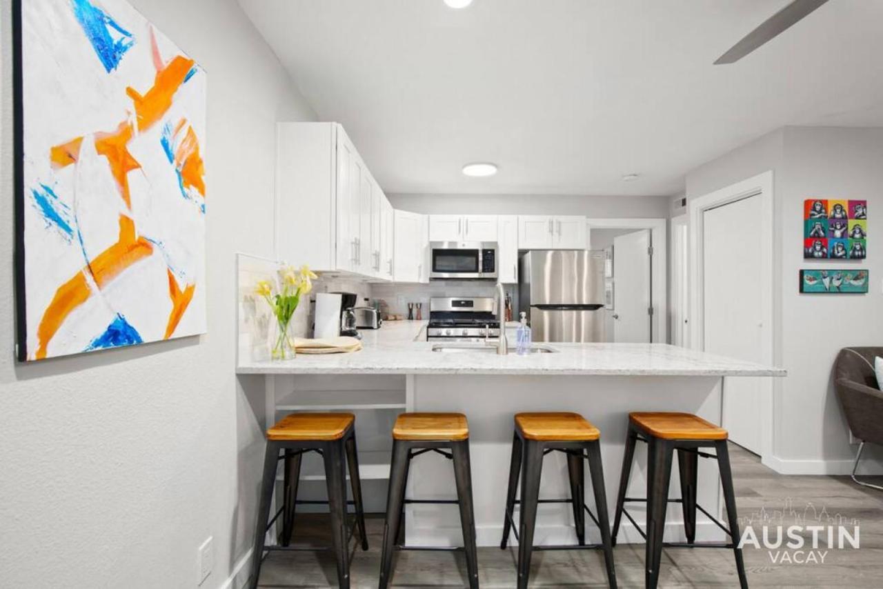 Recently Renovated Clarksville For 4 And Parking Austin