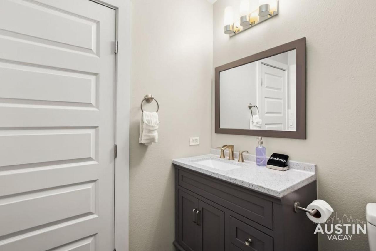 Holiday home Gorgeous In Heart Of Zilker With Full Kitchen