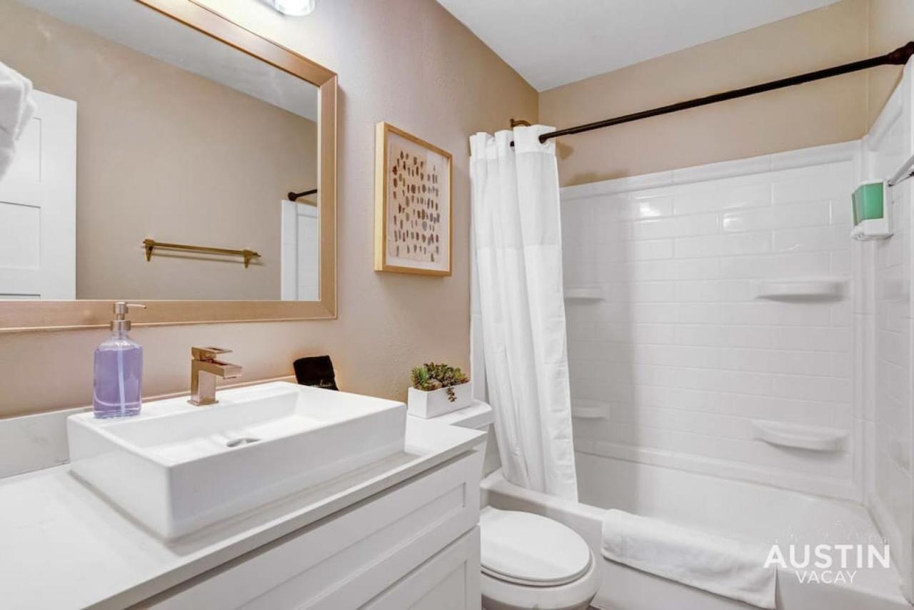 Get Comfy Memory Foam Beds And Tub In Atx Apartment