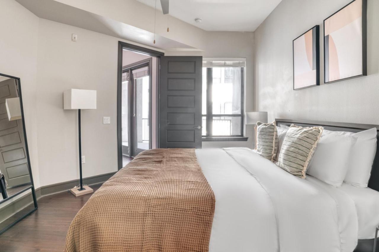 Domain 2br W Gym Pool Wd Nr Restaurants Atx-175