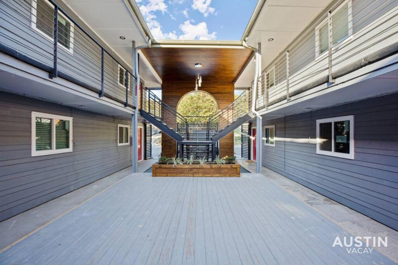 Recently Renovated Clarksville For 4 And Parking Apartment *