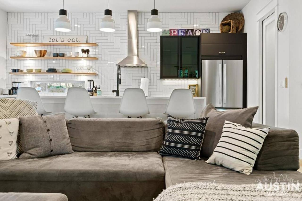 Picture-perfect Trendy Vibes Minutes From Rainey *
