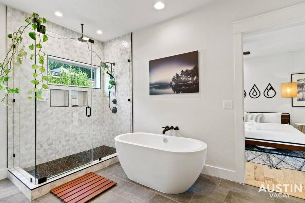 Picture-perfect Trendy Vibes Minutes From Rainey Austin