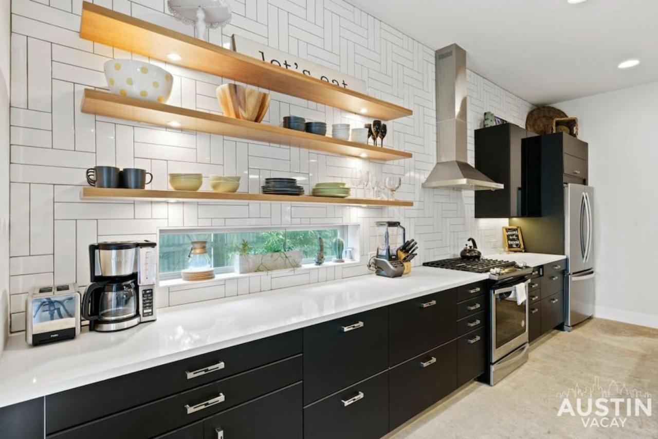 Picture-perfect Trendy Vibes Minutes From Rainey