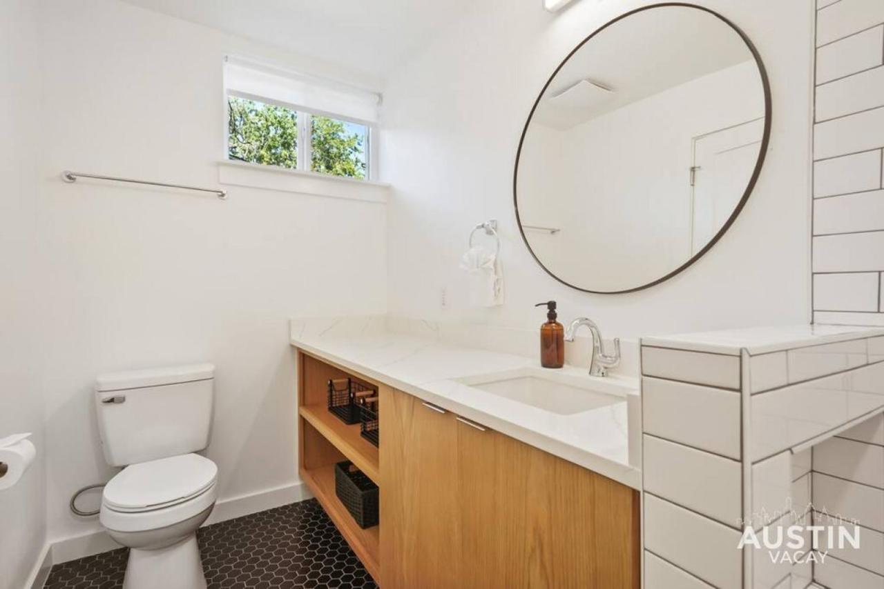 Holiday home Trendy Remodeled By Soco W Outdoor Space *