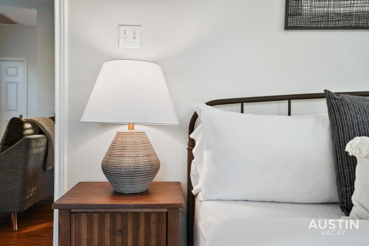 Beautiful King Accommodations, Luxury Linen, And Washer And Dryer Apartment