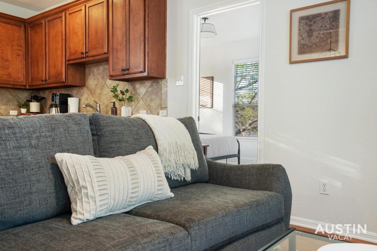 Beautiful King Accommodations, Luxury Linen, And Washer And Dryer *