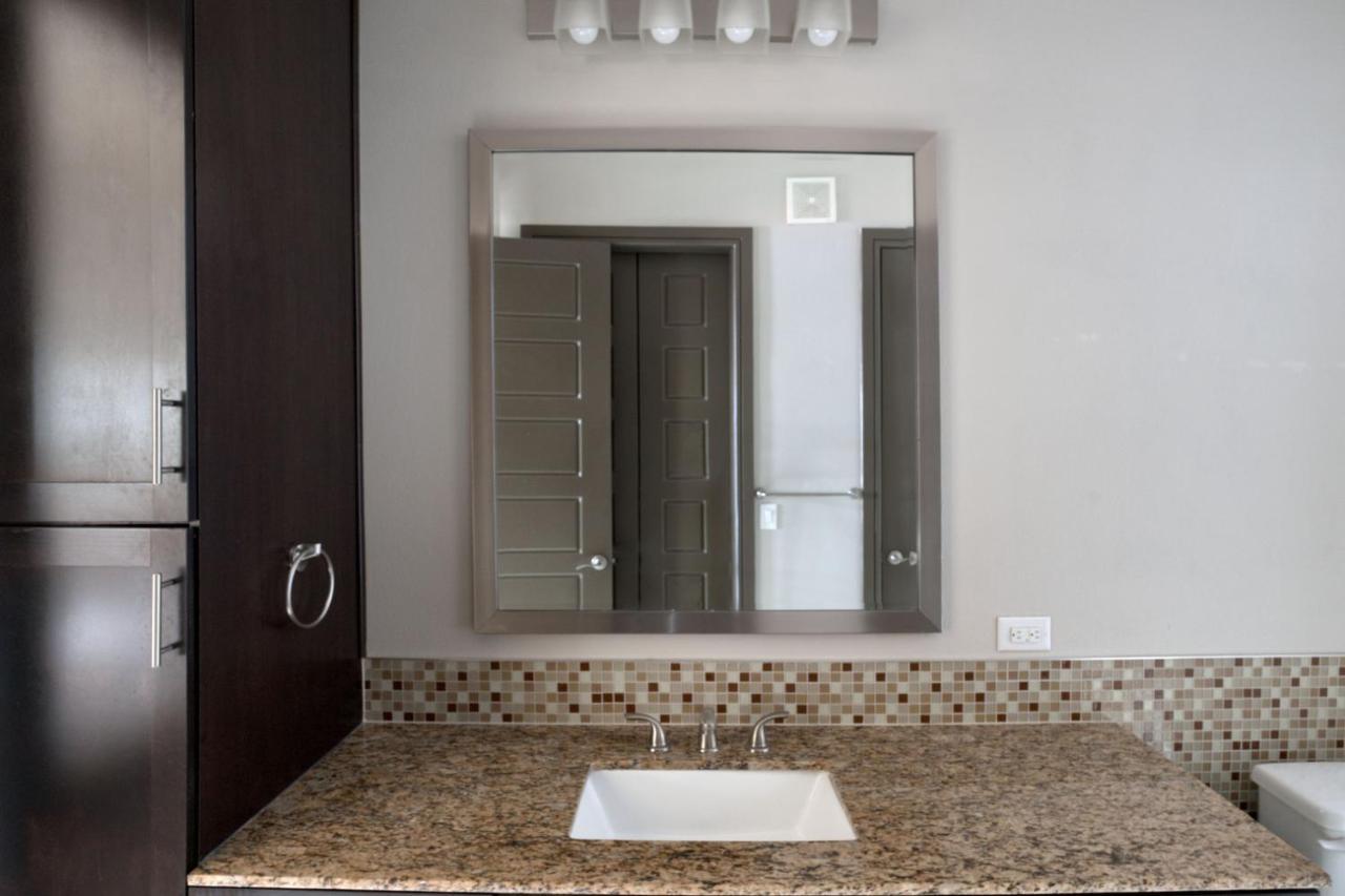 Domain 1br W Gym Pool Wd Nr Restaurants Atx-184 *