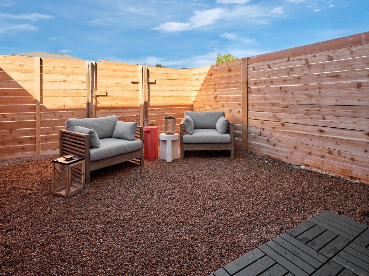 Midcentury Couples Designer Loft - Casa Tuya Apartment Austin