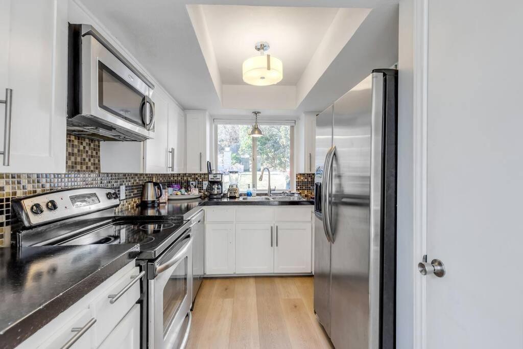 2b1b Hidden Oasis In The Hills- Close To Downtown