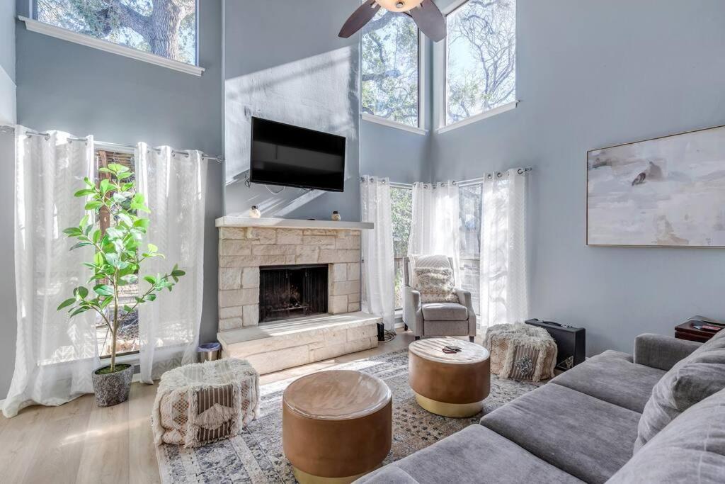 2b1b Hidden Oasis In The Hills- Close To Downtown *