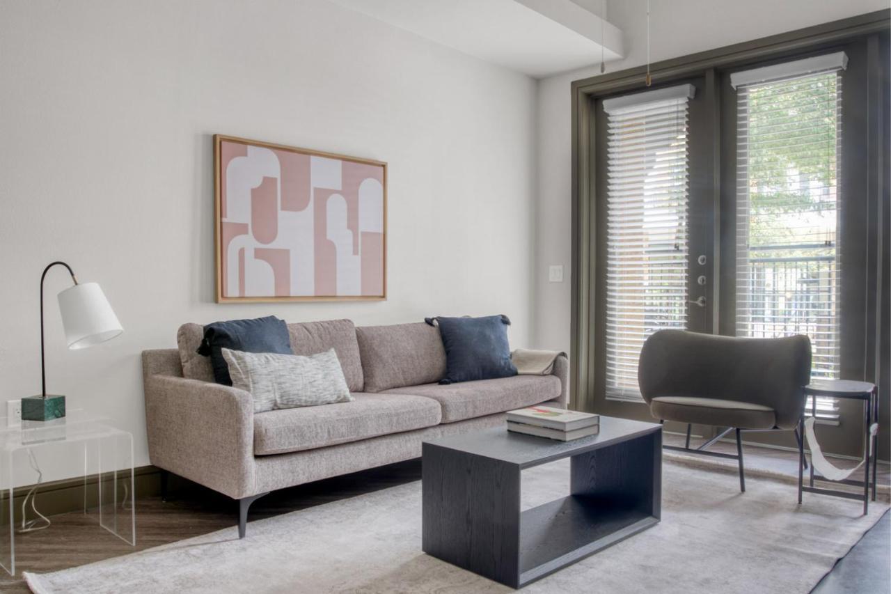 Domain 2br W Gym Pool Wd Nr Q2 Stadium Atx-47 *
