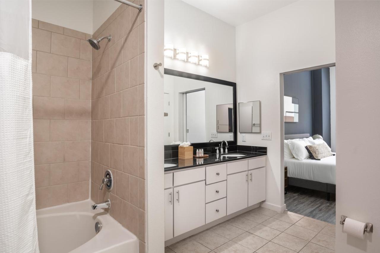 Locale South Congress - 4*