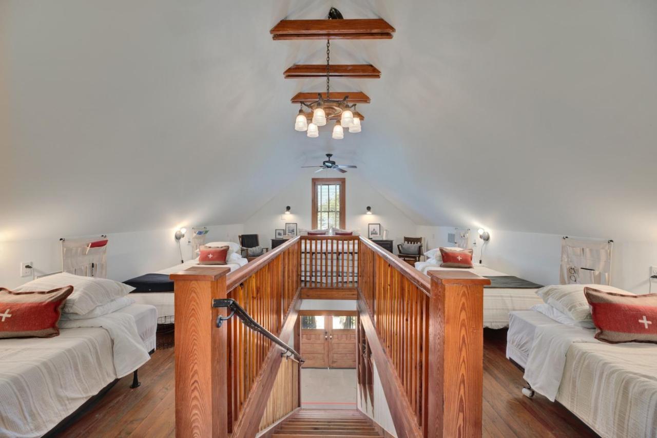 The Stanley Historic With Pool, Bbq Holiday home